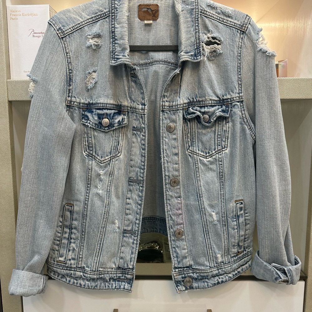 American Eagle Outfitters Light Blue Distressed Jean Jacket Size X-Large